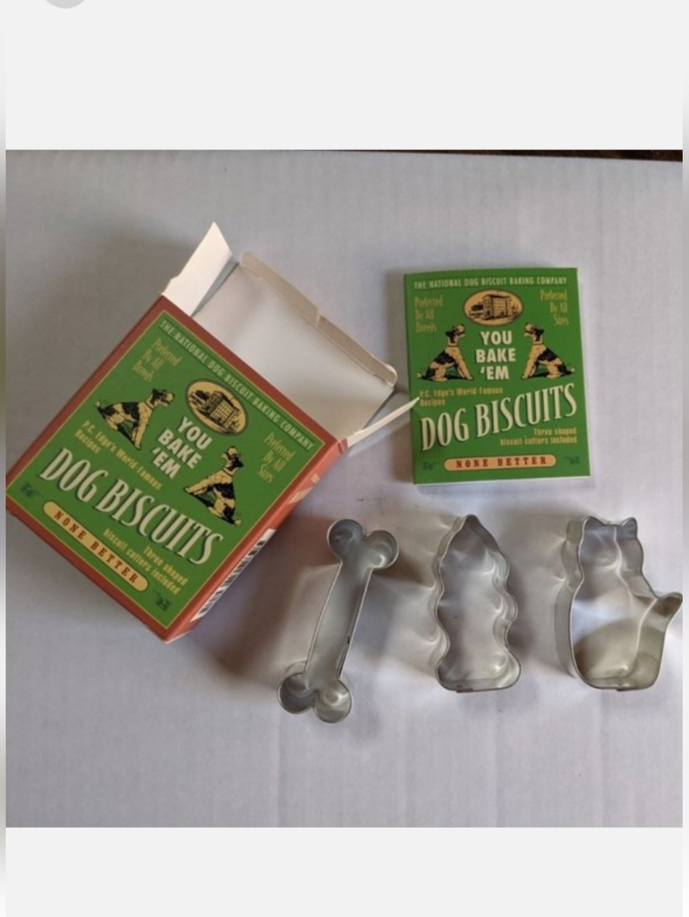 2/$18 VTG NWT You Bake 'Em Dog Biscuit Cookie Cutters & Recipe Book